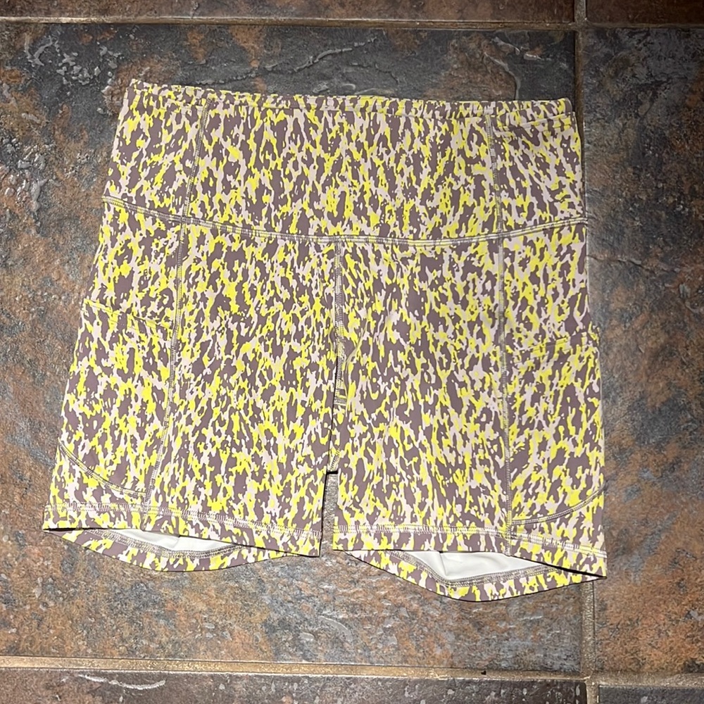 Lululemon biker style shorts size 8